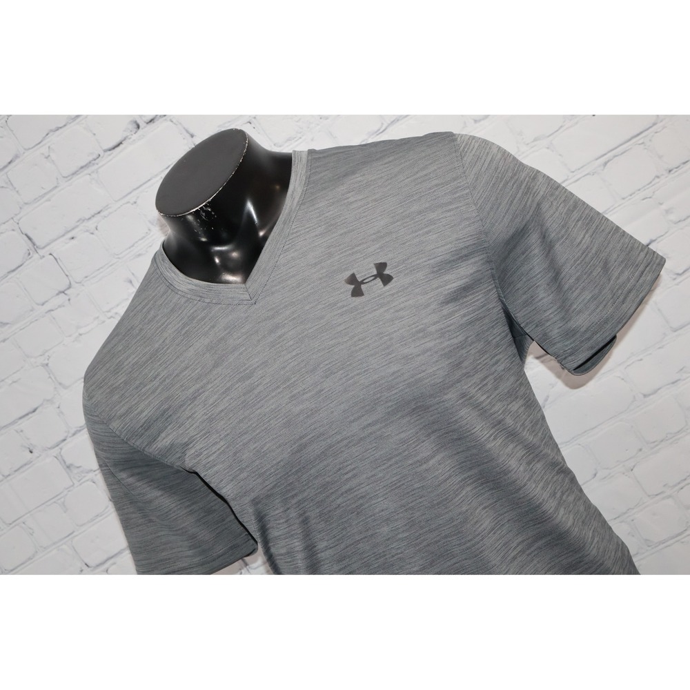 Under Armour V-Neck Gym Shirt Mens Large Gray Short Sleeve HeatGear Training